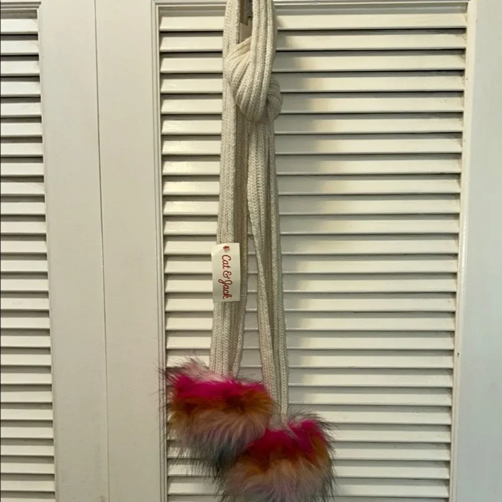 NWT Cat & Jack Cable Knit 🧶 Scarf 🧣 with Playful Pom Poms